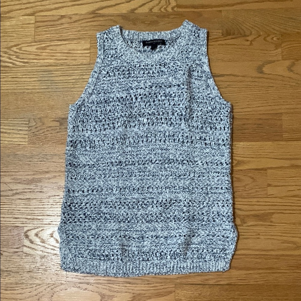 Banana Republic Marled Blue and White Sweater